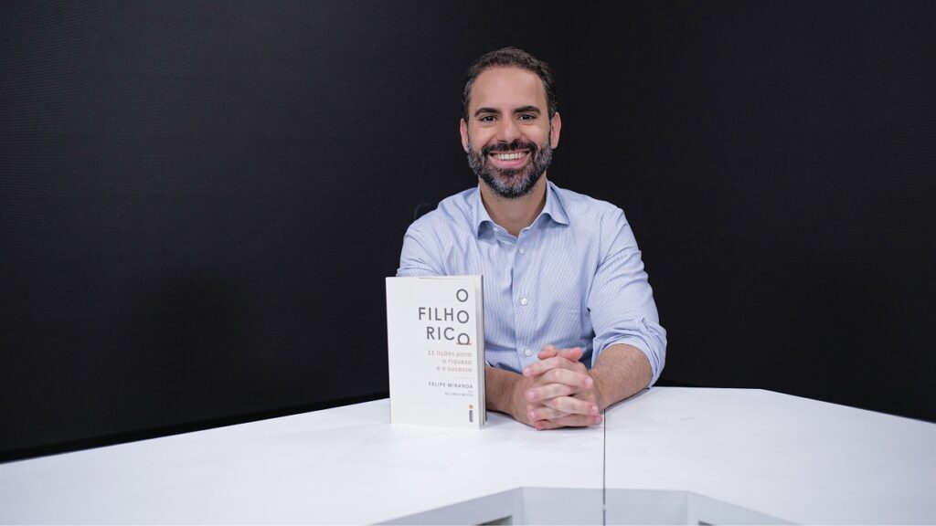 Felipe Miranda lança livro