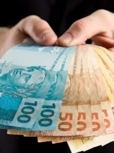 cropped-dinheiro-notas-de-100-reais-real-1800.jpg